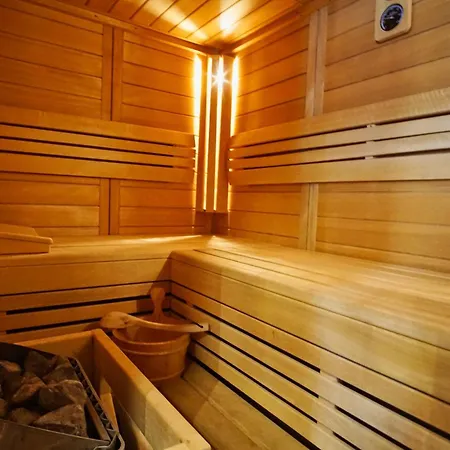Komfortables Haus Mit Kamin, Sauna, Garten Und Terrasse - Windhuus Ferienhaus *